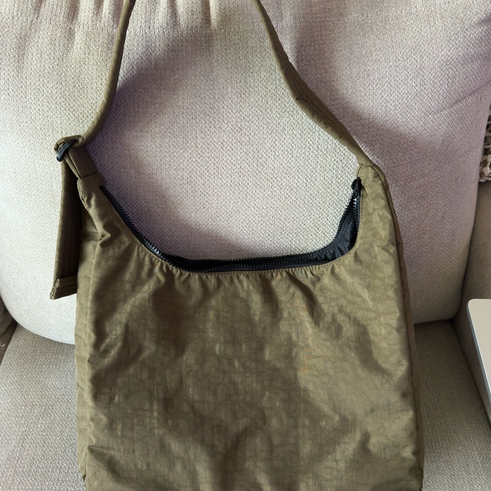 BAGGU Nylon Shoulder Bag in Seaweed - Picture 3 of 9